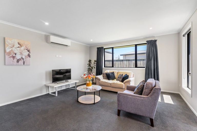 Photo of property in 49 Seagrass Place, Otaki Beach, Otaki, 5512