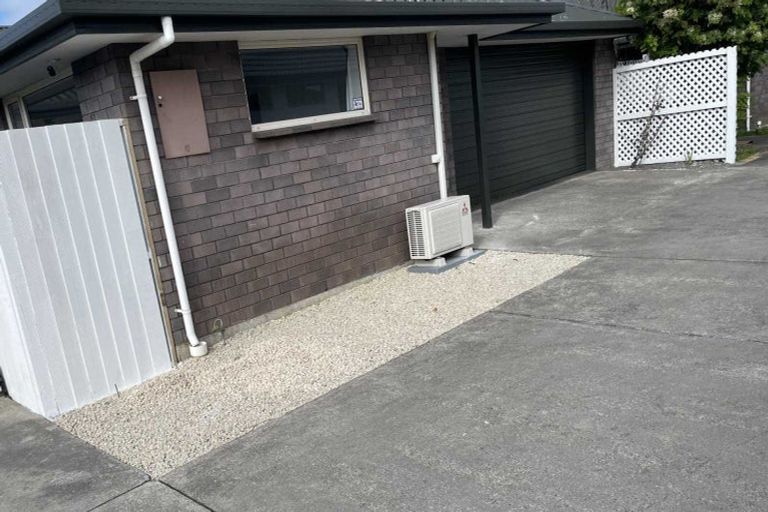 Photo of property in 2/200 Wainoni Road, Avondale, Christchurch, 8061