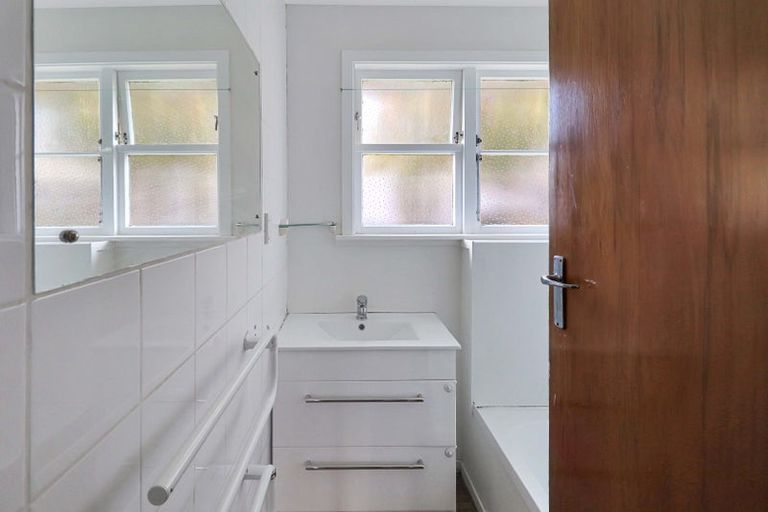 Photo of property in 1 Field Street, Silverstream, Upper Hutt, 5019