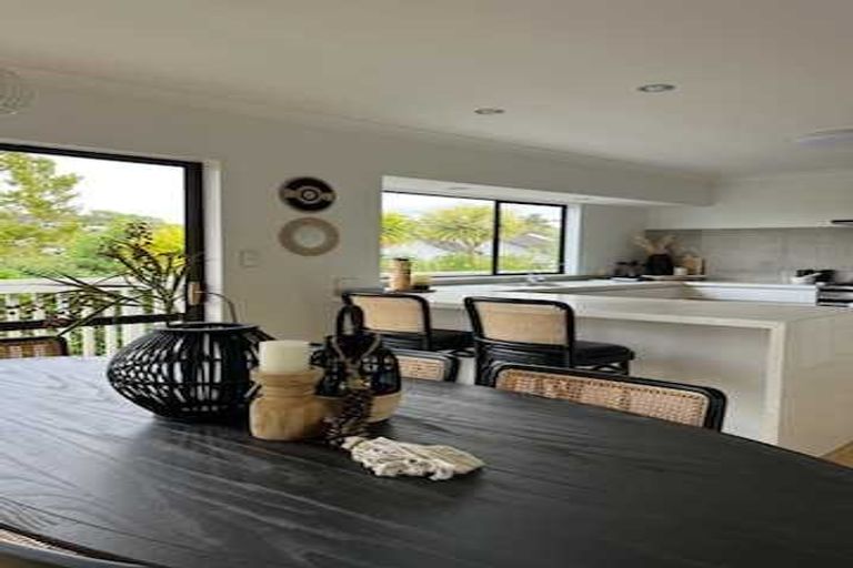 Photo of property in 70 Bay Vista Drive, Red Beach, 0932