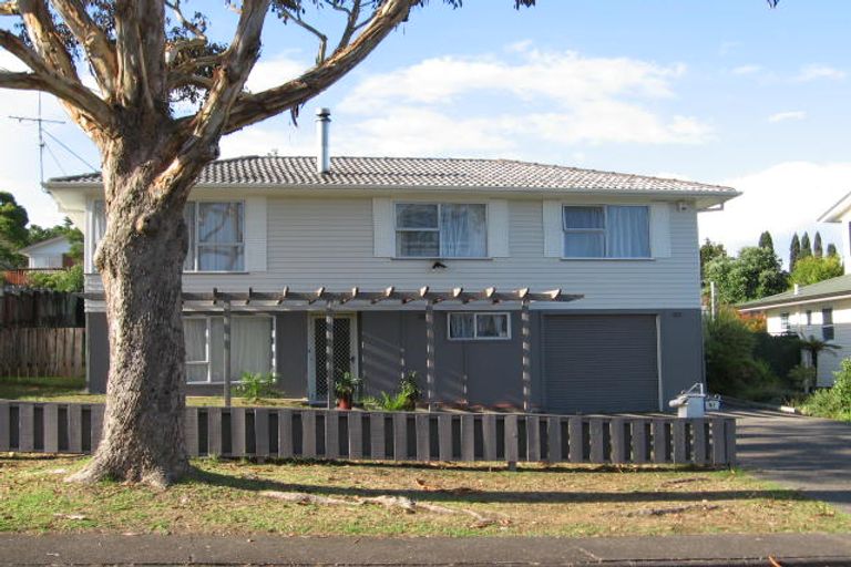 Photo of property in 51 Lantana Road, Green Bay, Auckland, 0604