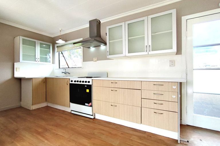 Photo of property in 21 Ranui Station Road, Ranui, Auckland, 0612