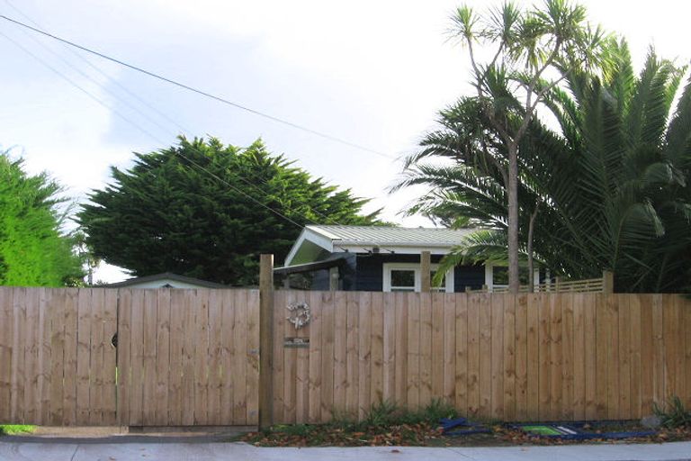 Photo of property in 3 Weggery Drive, Waikanae Beach, Waikanae, 5036