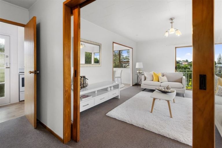 Photo of property in 66 Lavery Place, Sunnynook, Auckland, 0632