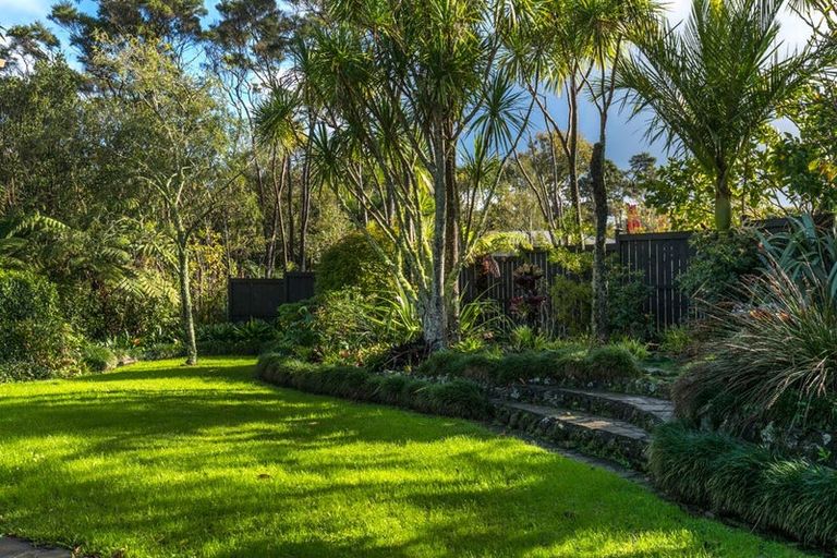 Photo of property in 1 The Knoll, Greenhithe, Auckland, 0632