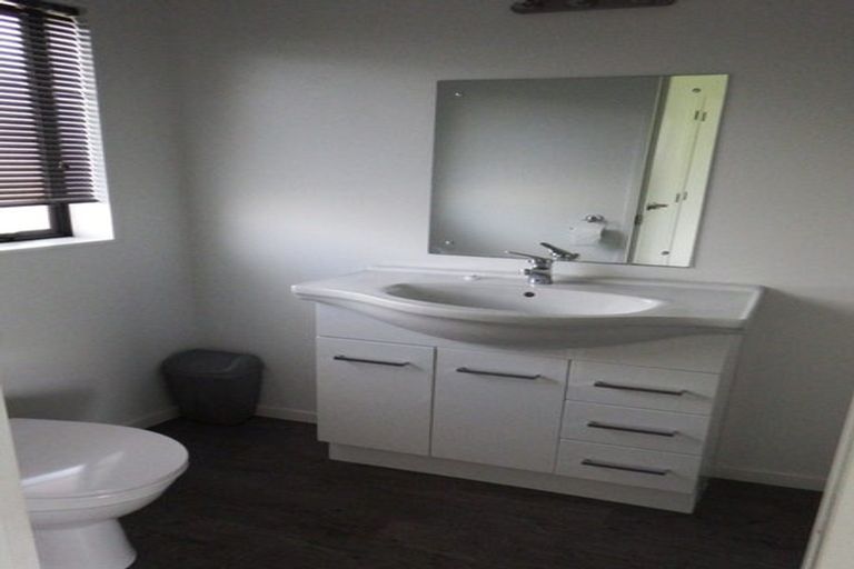 Photo of property in 379 One Tree Point Road, One Tree Point, 0118