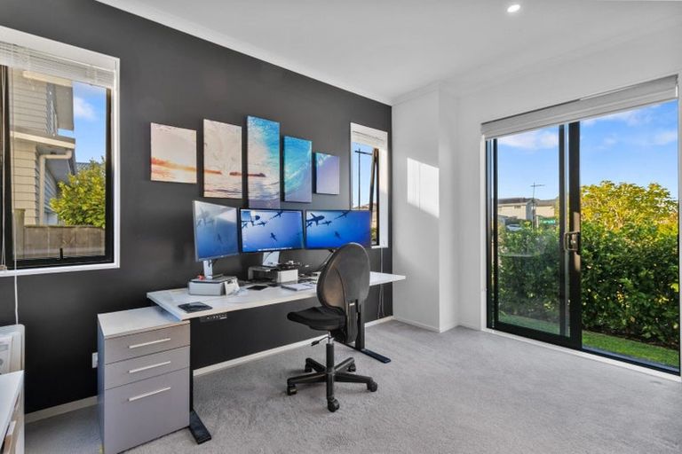 Photo of property in 10 Onekura Street, Red Beach, 0932