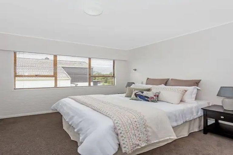 Photo of property in 85 Wade River Road, Stanmore Bay, Whangaparaoa, 0932