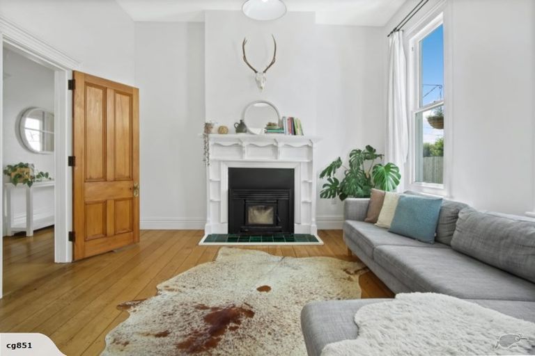 Photo of property in 98 Somerfield Street, Somerfield, Christchurch, 8024