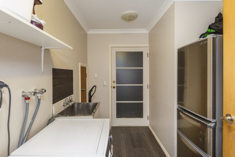 Photo of property in 38 Wikiriwhi Crescent, Awapuni, Palmerston North, 4412