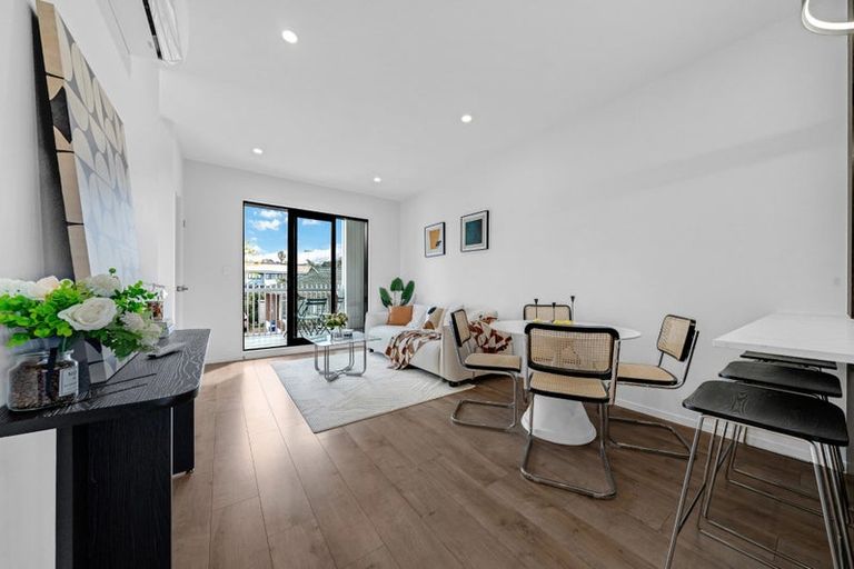 Photo of property in 5/220 Pakuranga Road, Pakuranga Heights, Auckland, 2010