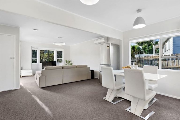 Photo of property in 6 Hotspur Place, Bayview, Auckland, 0629