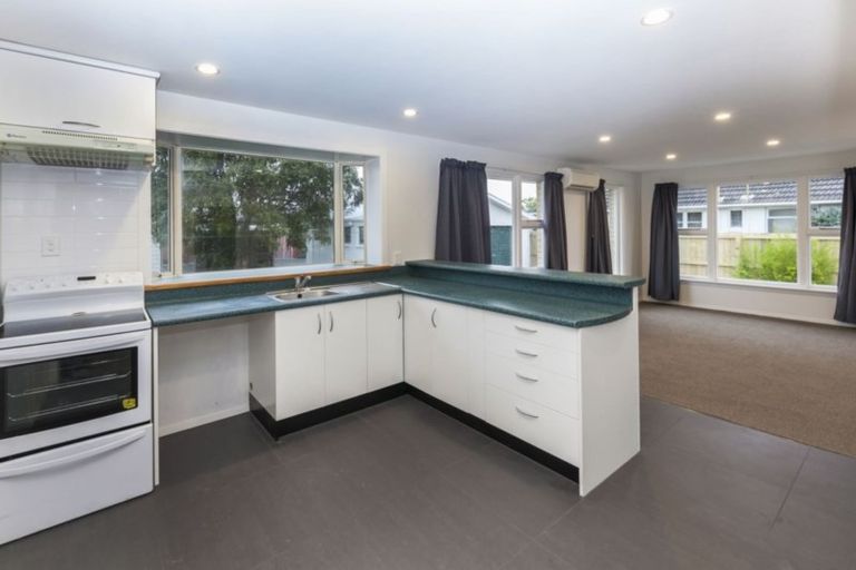 Photo of property in 6 Quebec Place, Wainoni, Christchurch, 8061