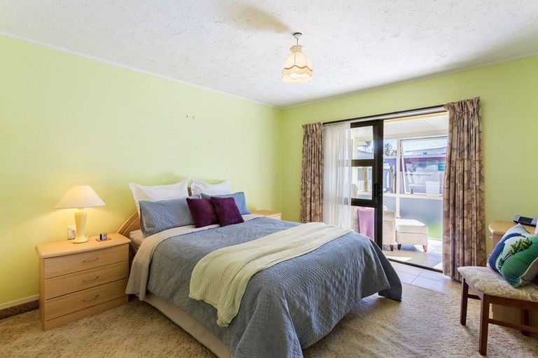 Photo of property in 214a Centreway Road, Orewa, 0931