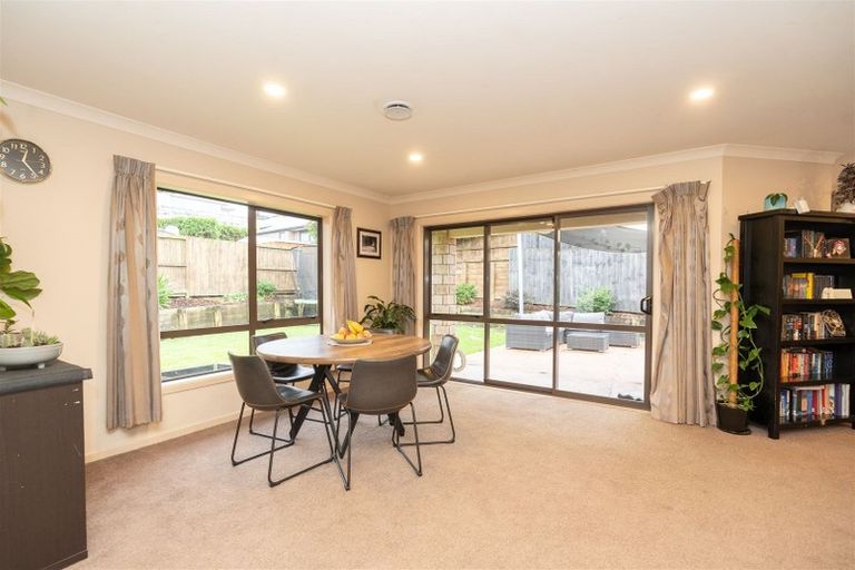 Photo of property in 4 Sharaleigh Place, Grandview Heights, Hamilton, 3200