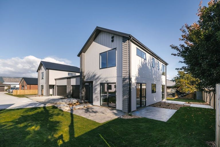 Photo of property in 5 Cypress Way, Levin, 5510