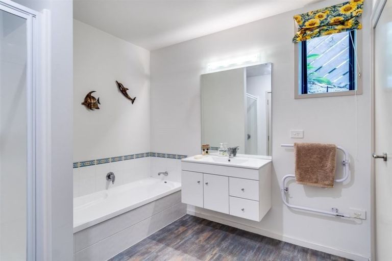 Photo of property in 6a Kokako Place, Taradale, Napier, 4112