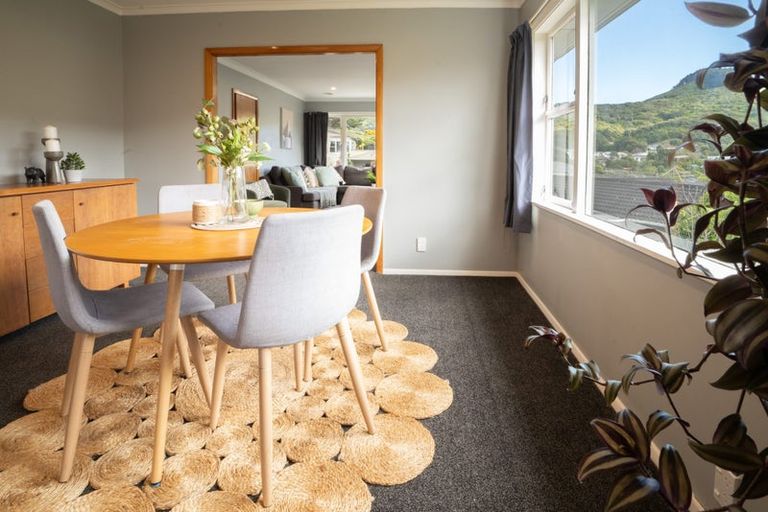 Photo of property in 10a Larsen Crescent, Tawa, Wellington, 5028