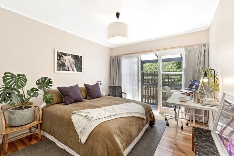 Photo of property in 1/67 Matipo Road, Te Atatu Peninsula, Auckland, 0610