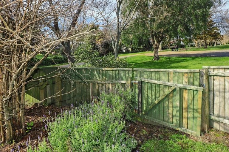 Photo of property in 34 Warwick Crescent, Taradale, Napier, 4112