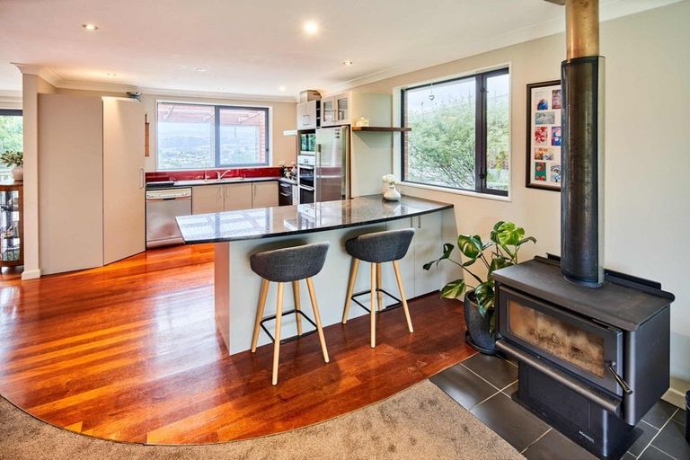 Photo of property in 15 Tirowhanga Road, Paremata, Porirua, 5024