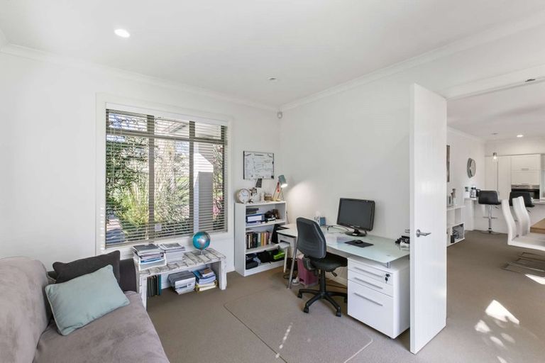 Photo of property in 35 Fingal Way, Gulf Harbour, Whangaparaoa, 0930