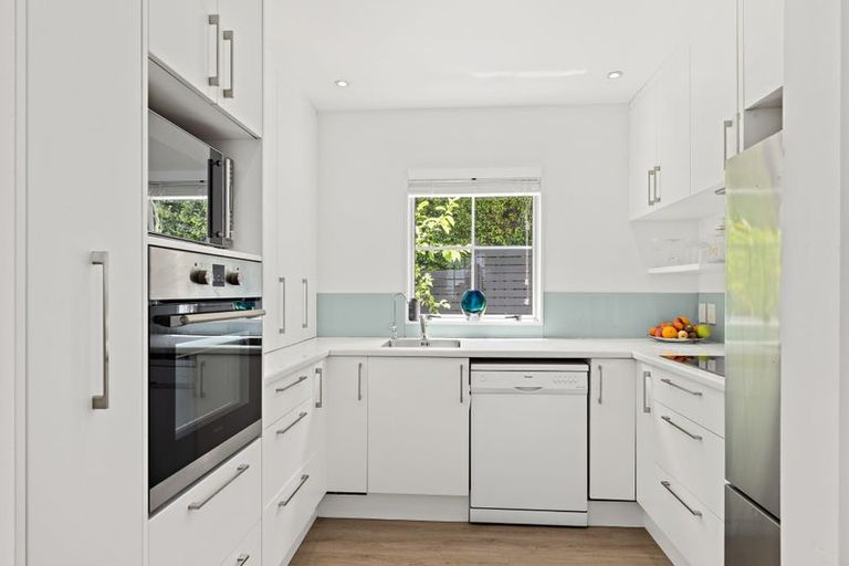 Photo of property in 1/35 Newhaven Terrace, Mairangi Bay, Auckland, 0630