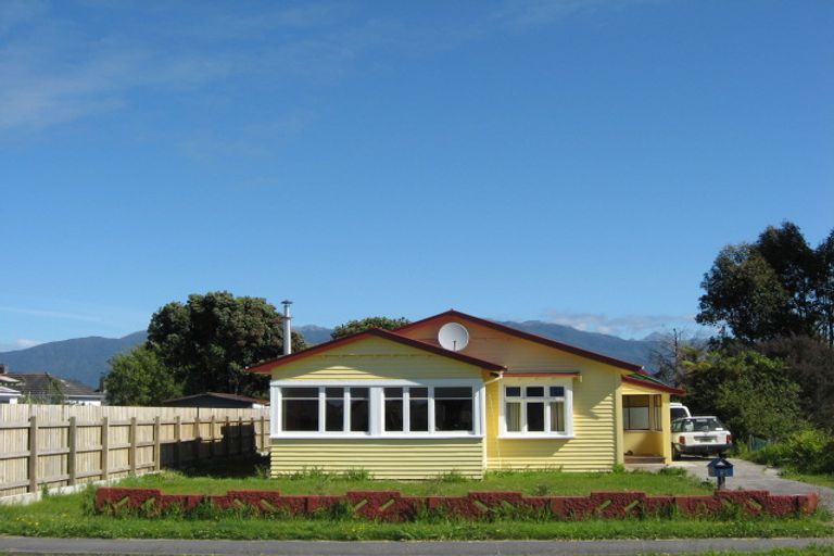 Photo of property in 64 Wakefield Street, Westport, 7825