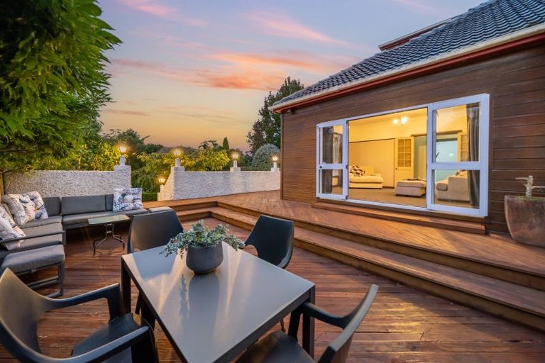 Photo of property in 6 Chatsworth Road, Silverstream, Upper Hutt, 5019