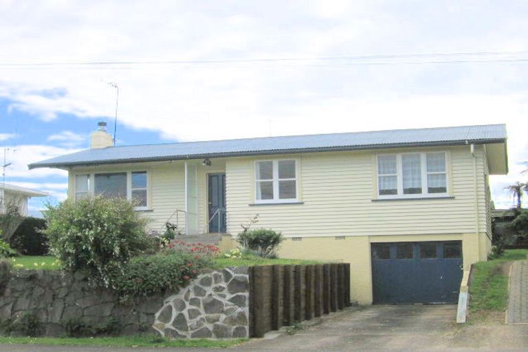 Photo of property in 64 Kingswood Road, Brookfield, Tauranga, 3110