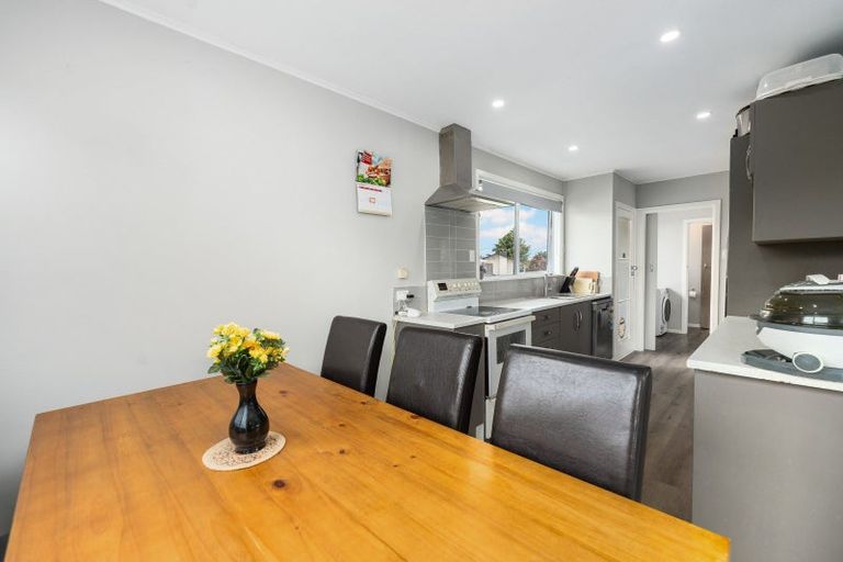 Photo of property in 11a Fox Place, Cloverlea, Palmerston North, 4412
