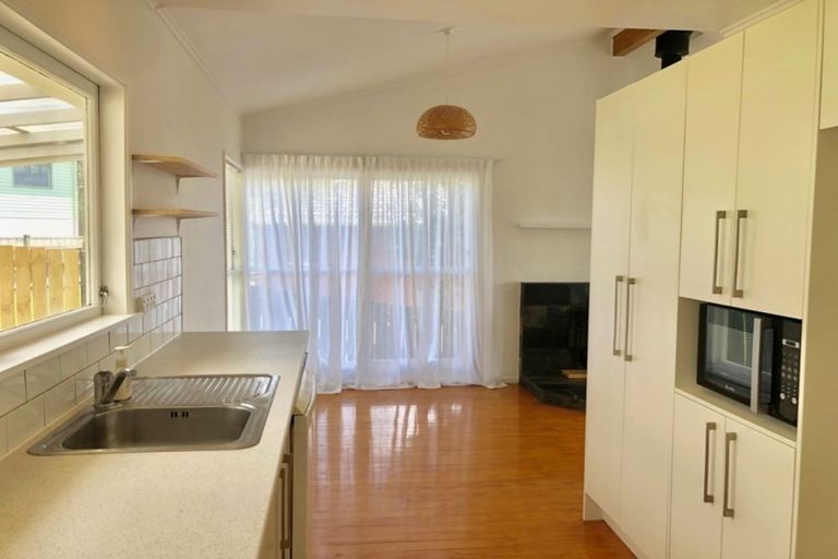 Photo of property in 3 Wirihana Road, Titirangi, Auckland, 0602