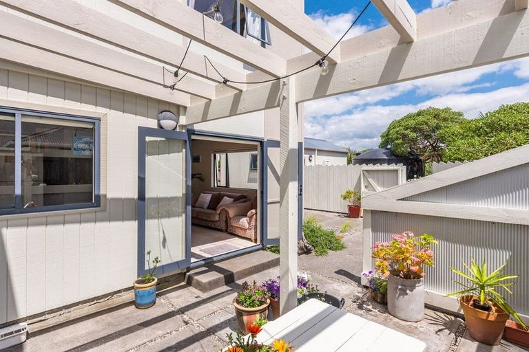 Photo of property in 13 Marram Way, Peka Peka, Waikanae, 5391
