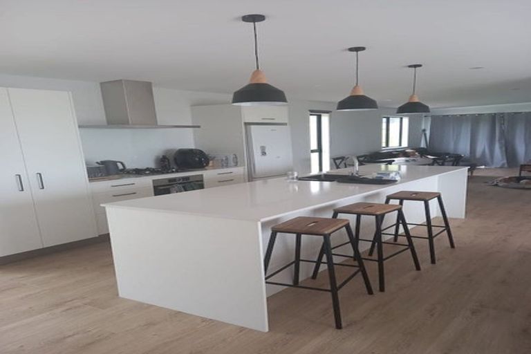 Photo of property in 3 Aquarius Lane, Langs Beach, 0582