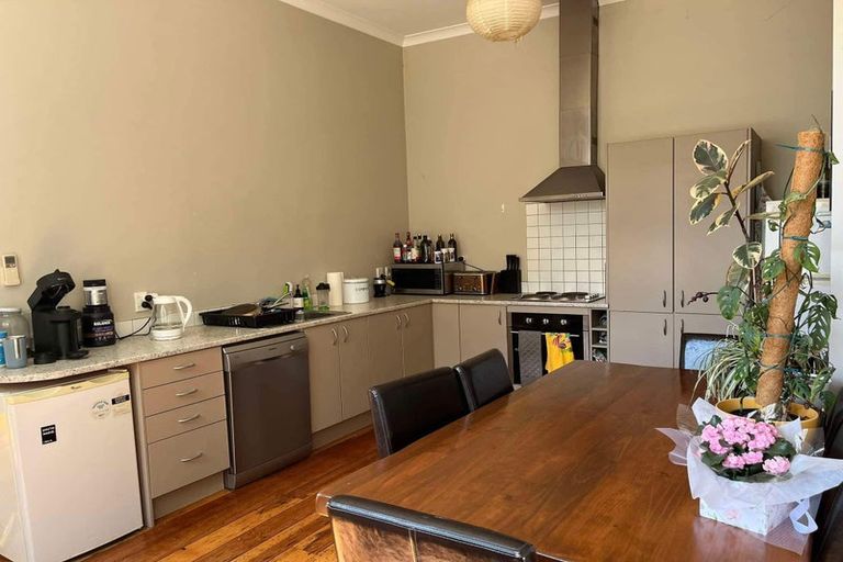 Photo of property in 336 The Terrace, Te Aro, Wellington, 6011