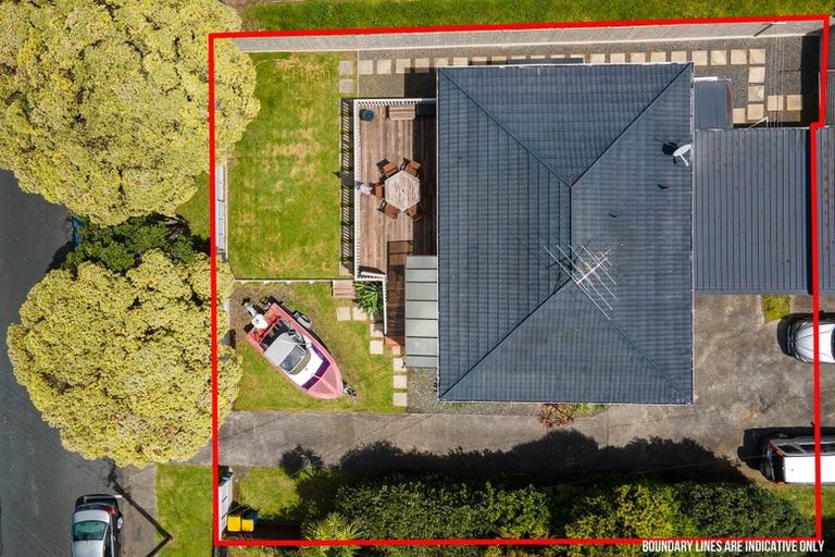 Photo of property in 1/12 Kauri Glen Road, Northcote, Auckland, 0627