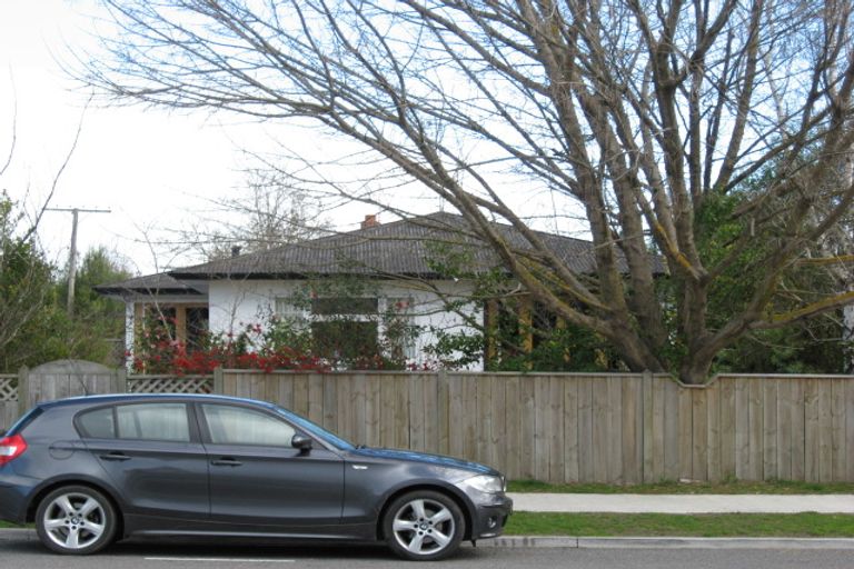 Photo of property in 17 Guthrie Road, Havelock North, 4130