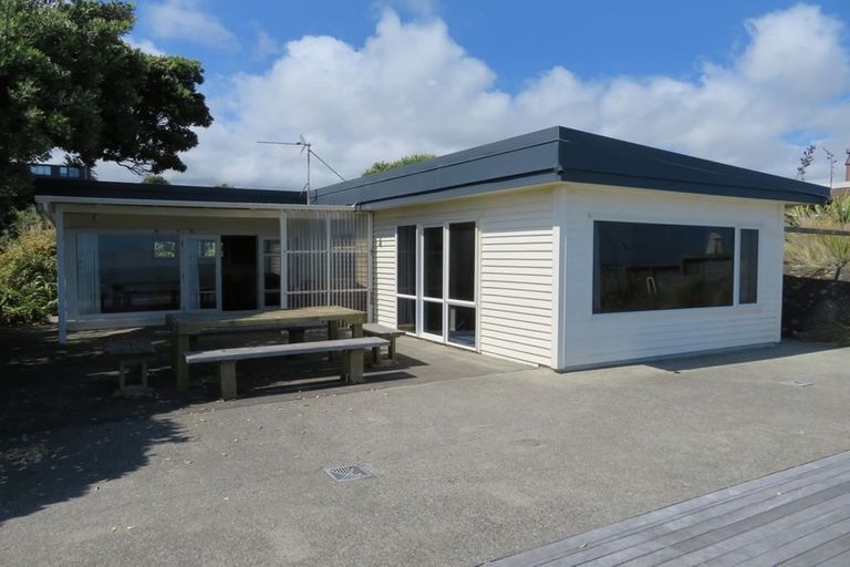Photo of property in 74 The Esplanade, Raumati South, Paraparaumu, 5032