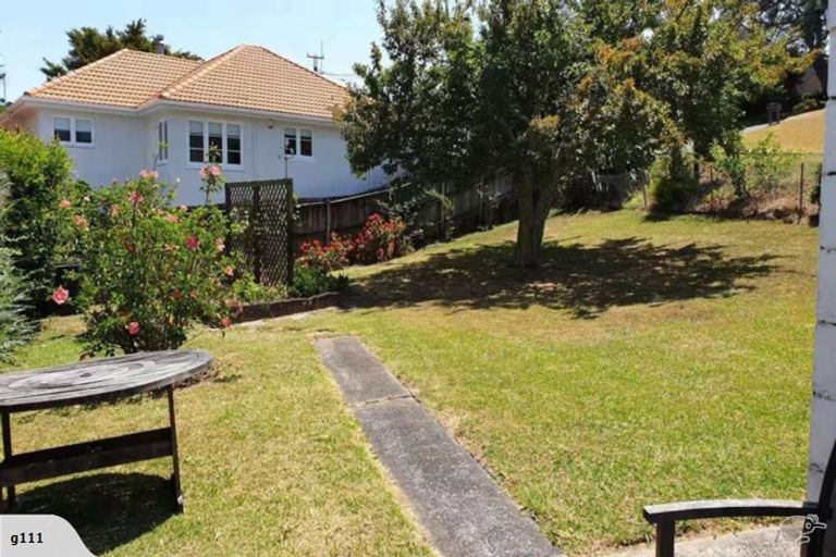 Photo of property in 3/2 Scarboro Terrace, Murrays Bay, Auckland, 0630