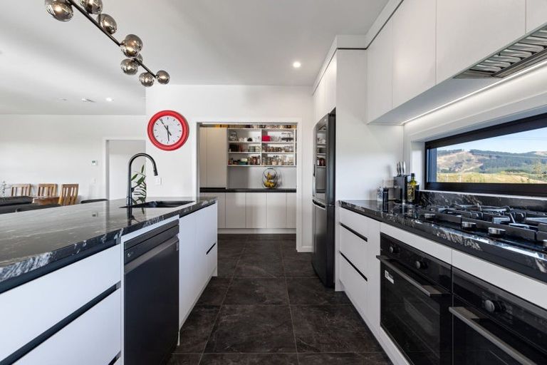 Photo of property in 3 Lealands Lane, Aokautere, Palmerston North, 4471