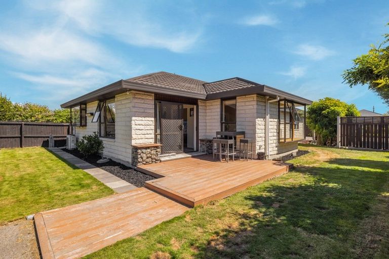 Photo of property in 34 Lowry Avenue, Redwood, Christchurch, 8051