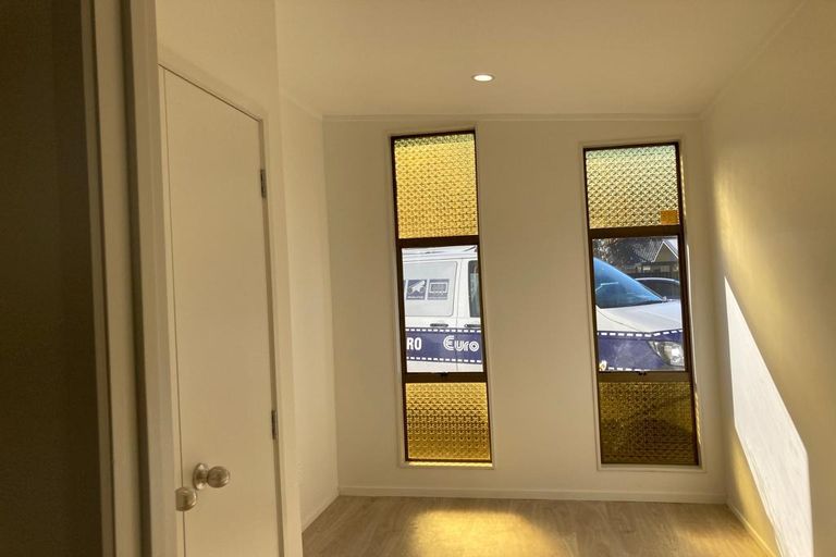 Photo of property in 10 Gulliver Place, Conifer Grove, Takanini, 2112