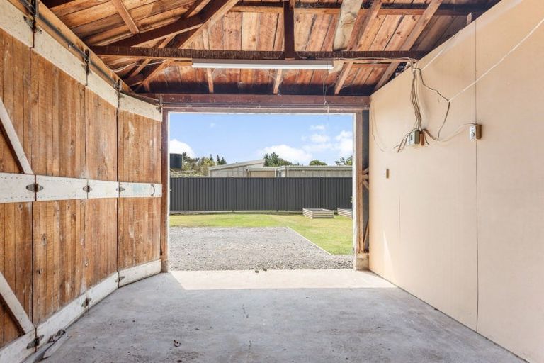 Photo of property in 109 Seaward Road, Edendale, 9825