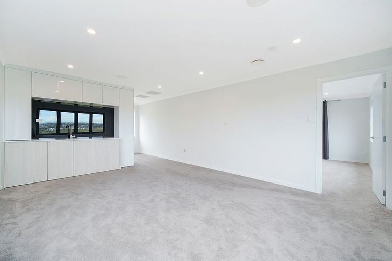 Photo of property in 9 Brickworks Bay Road, Hobsonville, Auckland, 0618
