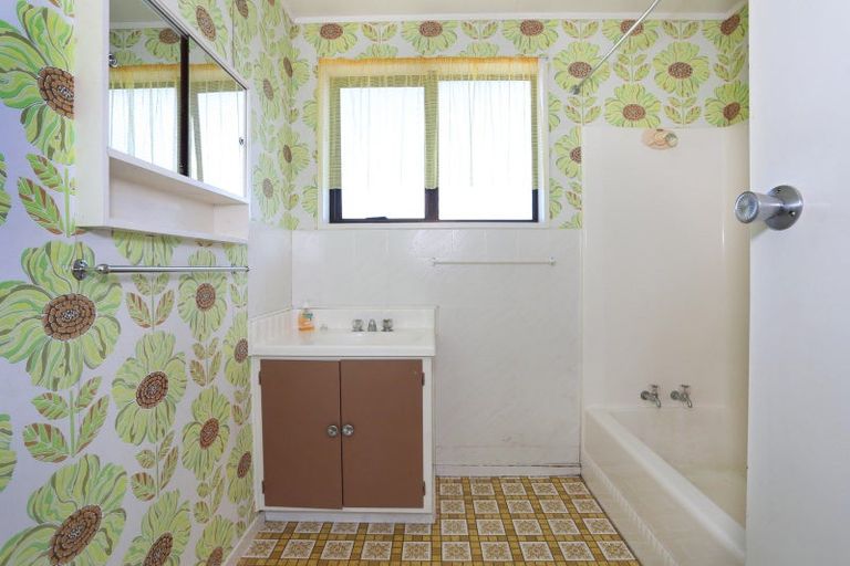 Photo of property in 71 Thames Street, Rongotea, 4476