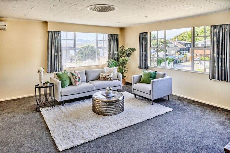 Photo of property in 42 Spinnaker Drive, Whitby, Porirua, 5024