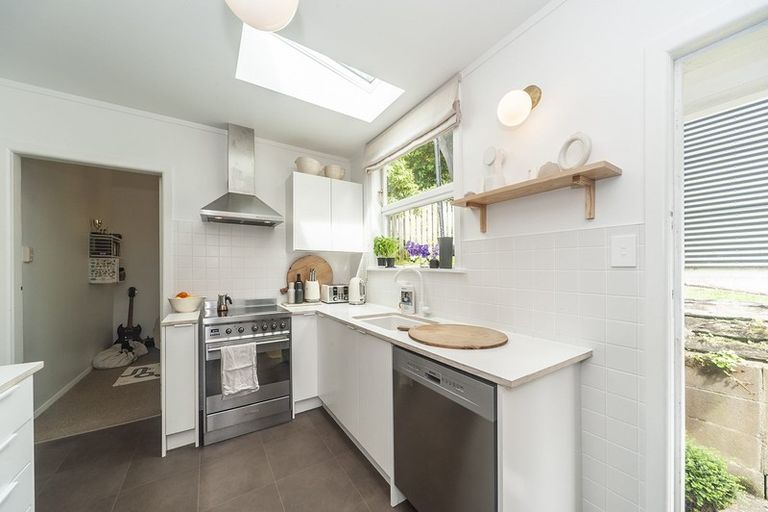 Photo of property in 29 Patanga Crescent, Thorndon, Wellington, 6011