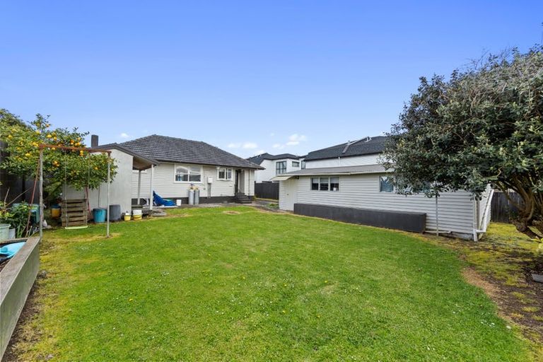 Photo of property in 19 Awatere Street, Clover Park, Auckland, 2023