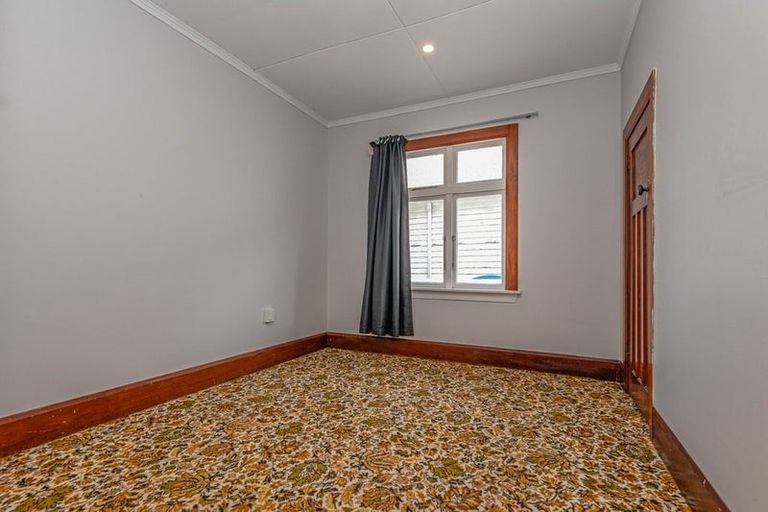 Photo of property in 77 Shamrock Street, Takaro, Palmerston North, 4412