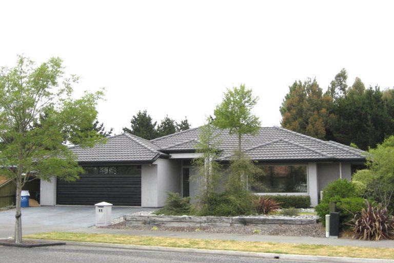 Photo of property in 11 Amoka Crescent, Parklands, Christchurch, 8083